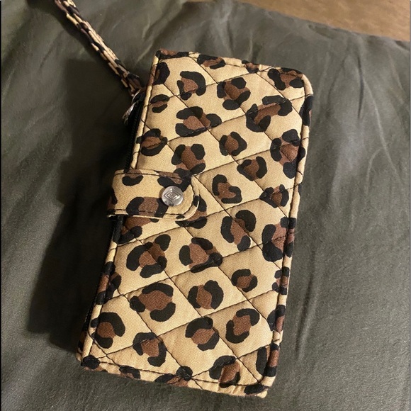 Vera Bradley Wristlet - Picture 2 of 4